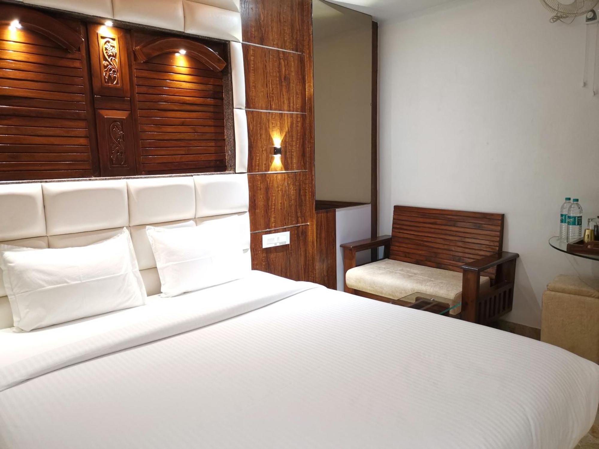 Krishna'S Wood Villas Kolhapur Room photo